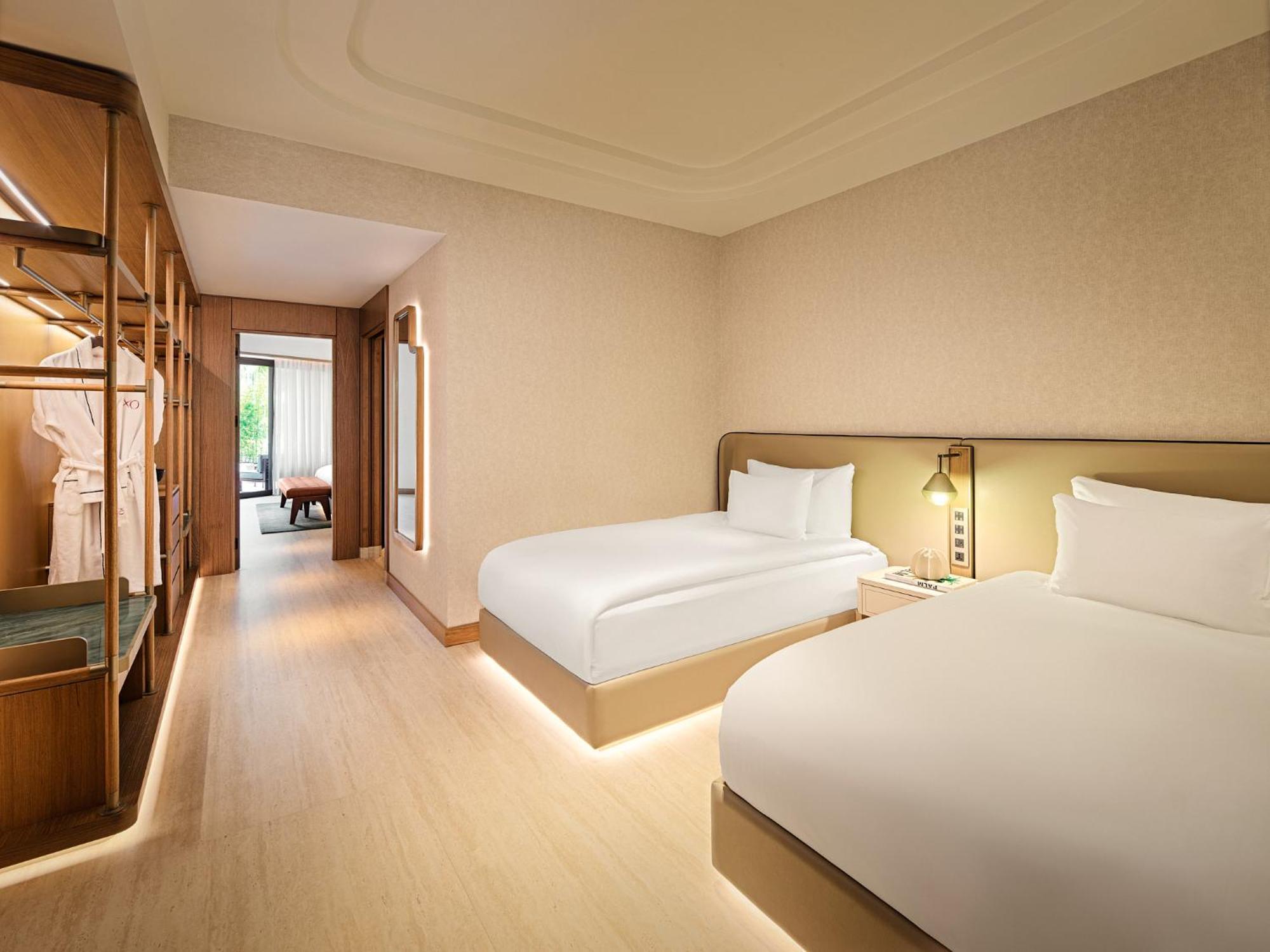 Xo Cape Arnna Hotel